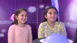 הכל בחסד עונה 3 פרק 16 - מבוא מודיעים חלק א