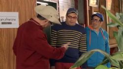 אסי ועופר מחוץ לתמונה- פרק 9