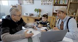 אבא ליום אחד - כותב ביוגרפיות