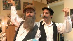 מאחורי הקלעים